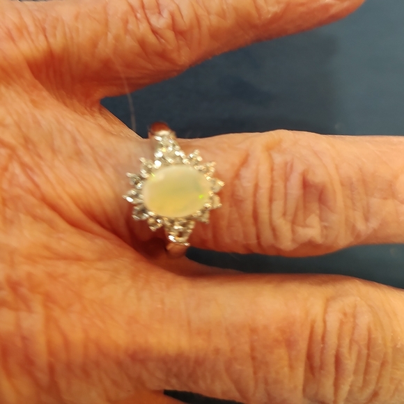 Natural Ethiopian White Opal Ring - Picture 7 of 10